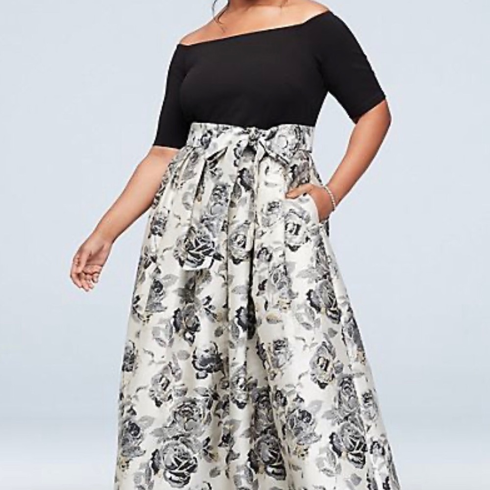 🥰Off-the-Shoulder Gown with Mikado Floral Skirt🌹